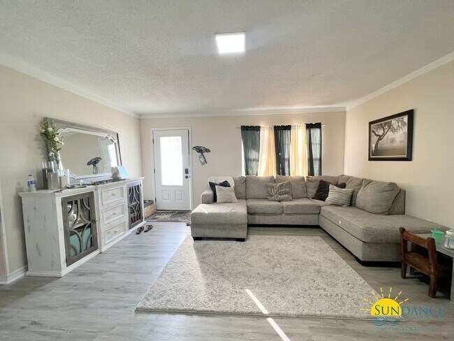 Foto del edificio - Custom upgrades in this beautiful Crestview home!