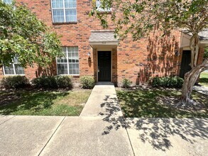 Building Photo - 710 E Boyd Dr