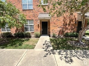 Building Photo - 710 E Boyd Dr