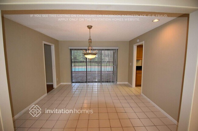 Foto del edificio - 204 W Ridgewood Ct