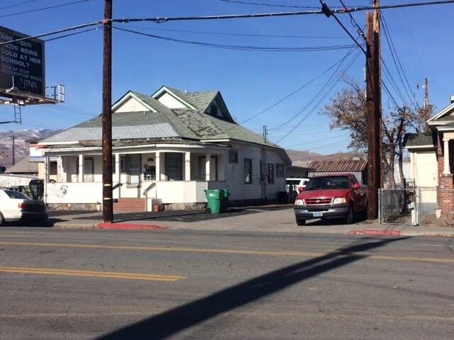 Primary Photo - 923 W 2nd St