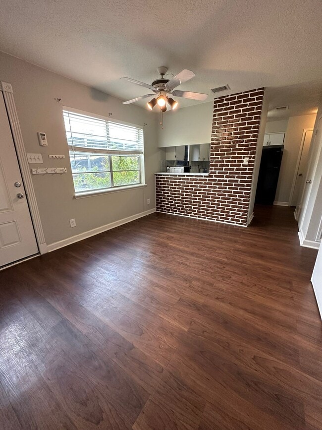 Foto del edificio - 7305 S Gessner Rd