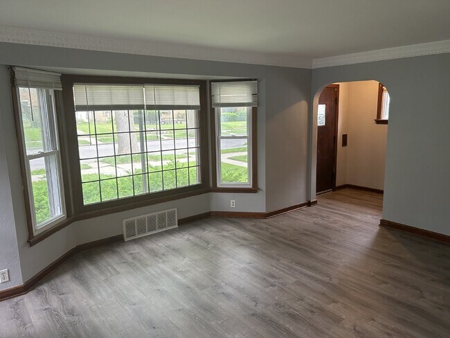 Foto del edificio - 2-Bedroom Duplex for Rent in Milwaukee