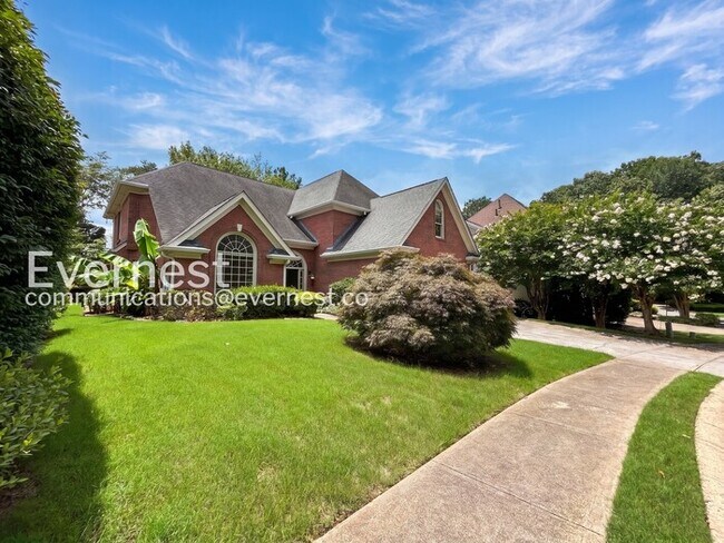 Foto del edificio - 5 Bed/3.5 Bath Home with Garage /Available Now!