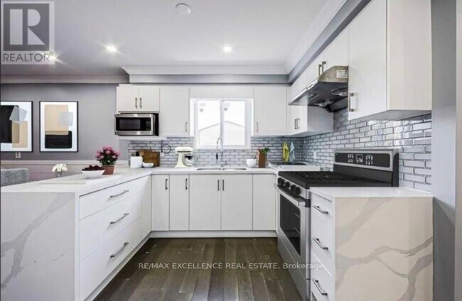 Building Photo - 72 Rotherglen Ct