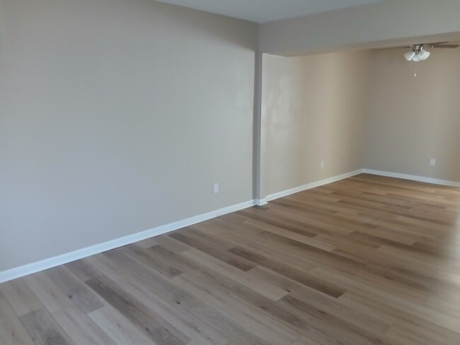 Photo - 412 Chinaberry Cir Townhome