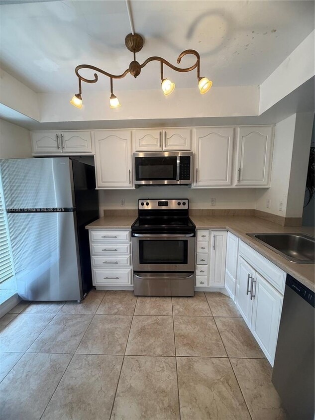 Primary Photo - 2371 SW 15th St