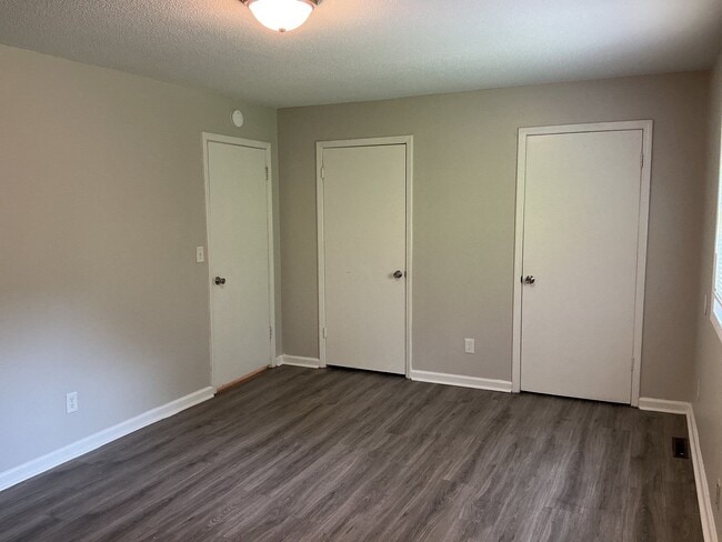 Building Photo - 20 Davidfield Cv