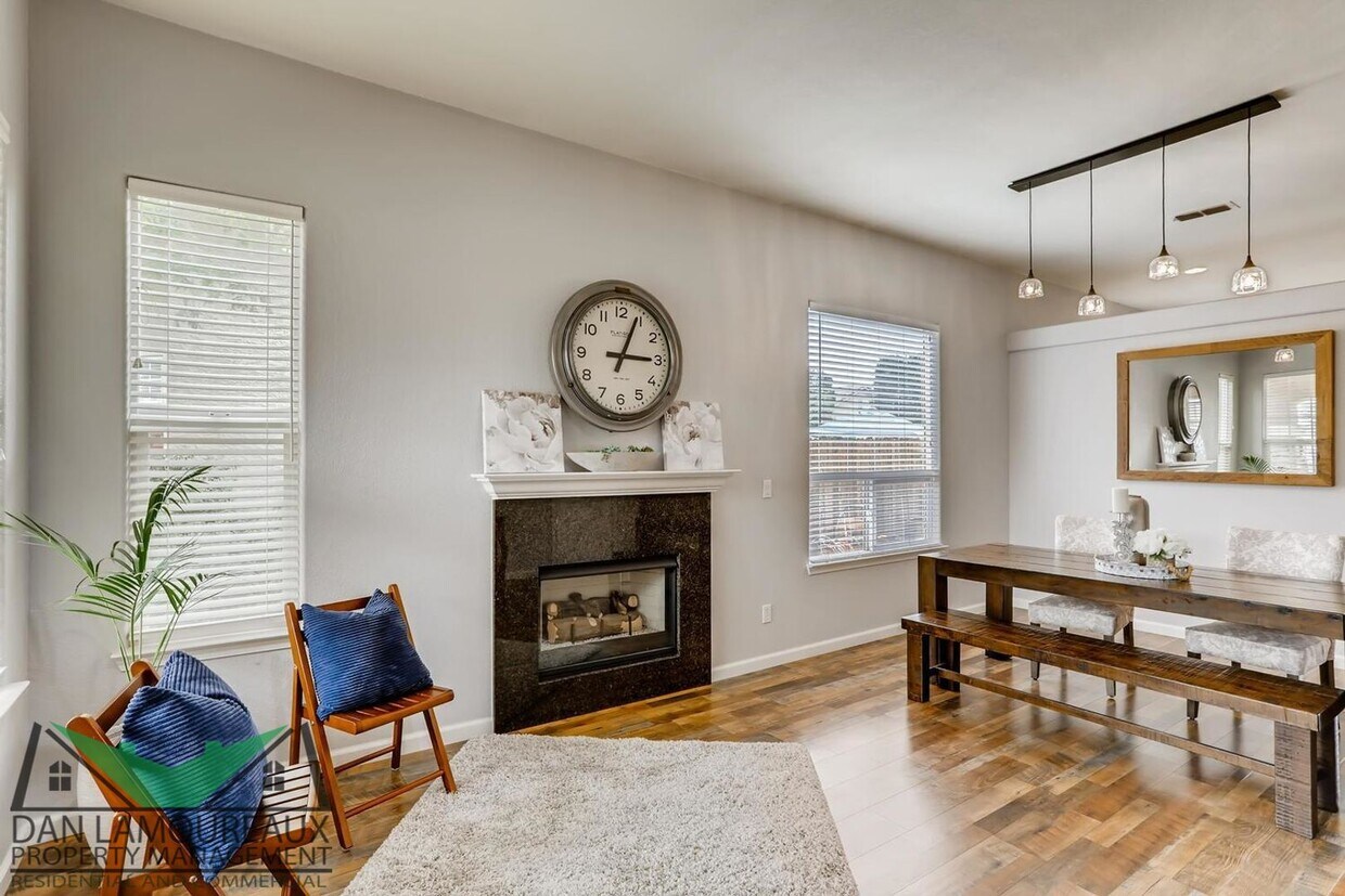 Primary Photo - 3 bedroom 2 bath *** FOR RENT ***