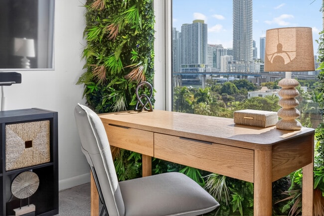 Building Photo - 10 SW South River Dr