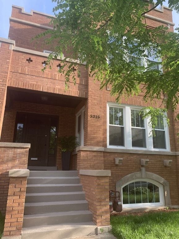 Foto del edificio - 5315 W Montrose Ave