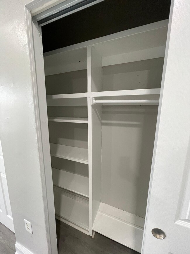 Building Photo - Calverton Heights