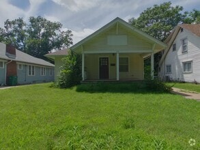 Building Photo - 319 Chautauqua