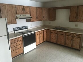 Building Photo - 400 N Welco Dr