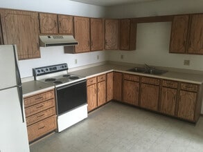 Building Photo - 400 N Welco Dr