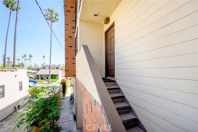 Building Photo - 1165 Linden Ave