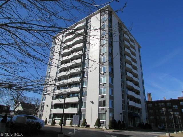 Primary Photo - 11811 Lake Ave
