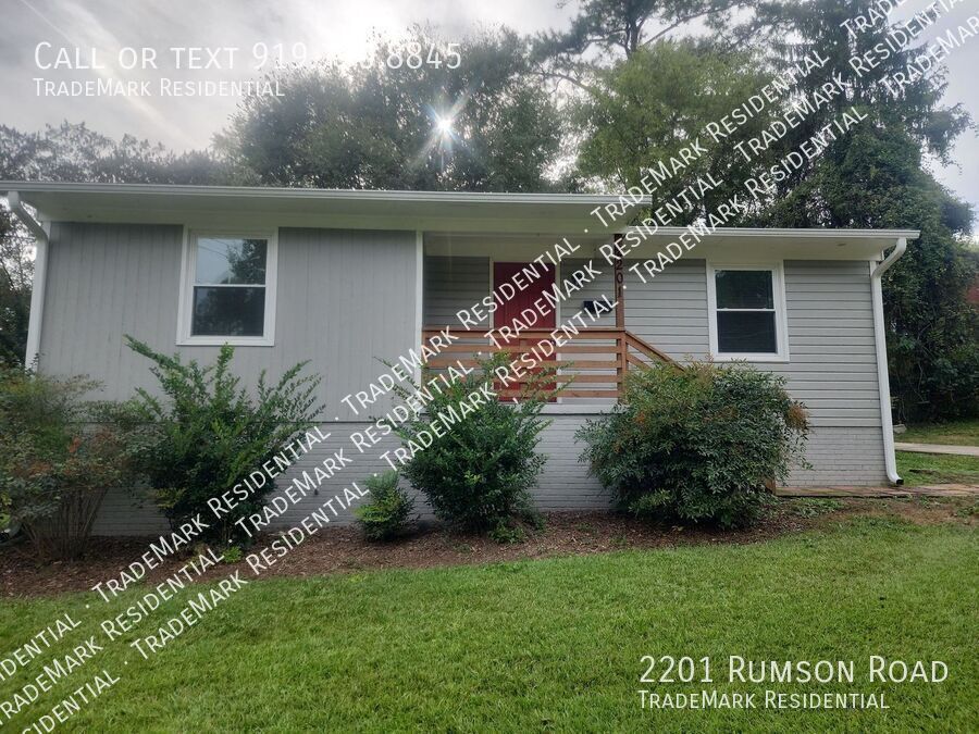 Primary Photo - Charming 2-Bedroom, 1-Bathroom Home – 800 ...