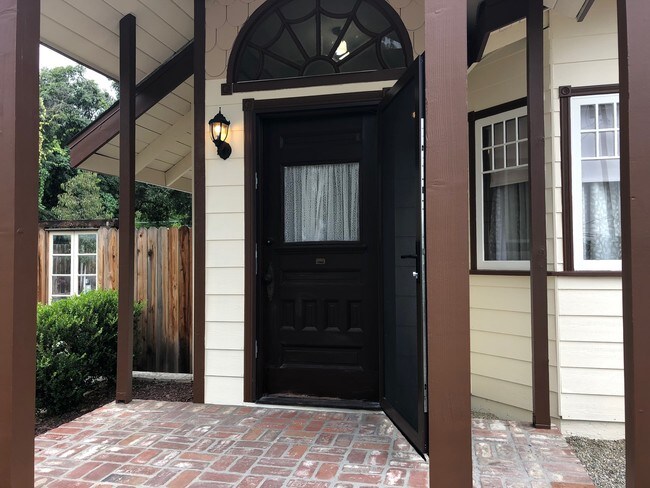 Foto del edificio - 263 W Highland Ave