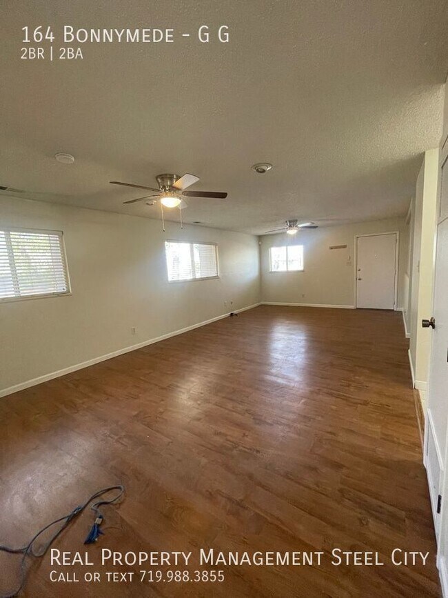 Building Photo - Recently Updated 2 Bedroom Condo