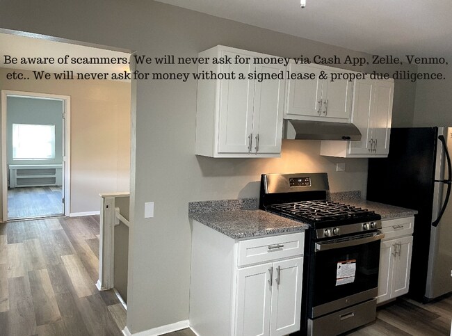 Building Photo - 2221 Empress Dr