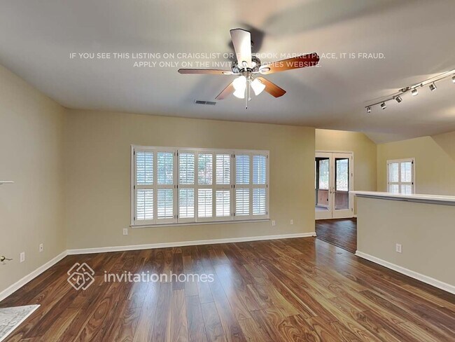 Foto del edificio - 404 Willowbrook Ct