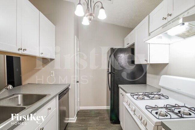 Building Photo - 1163 Mainstreet Valley Dr