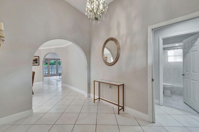 Building Photo - 7883 Villa Nova Dr N