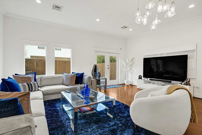 Foto del edificio - 5522 Larkin St