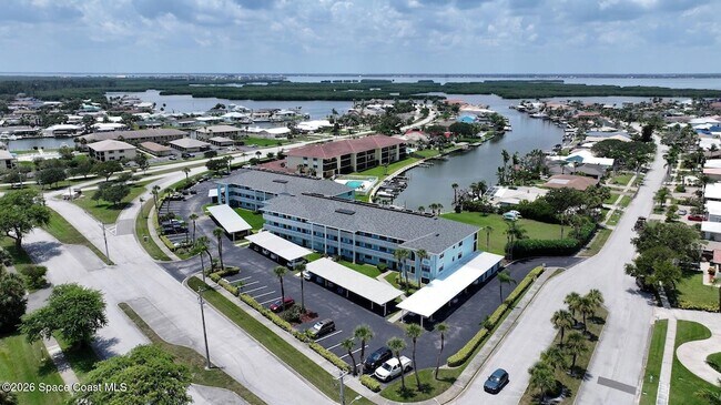 Foto del edificio - 1999 S Banana River Blvd
