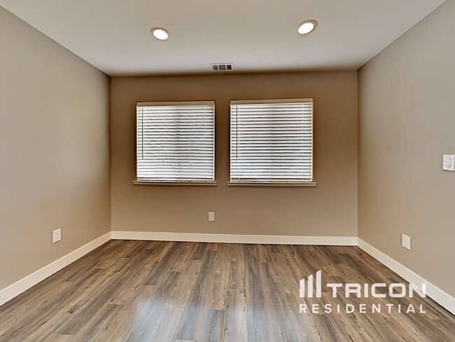 Foto del edificio - 2371 Coronado Ct