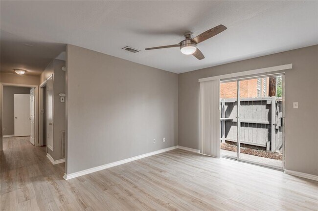 Foto del edificio - 2404 Sycamore Ave