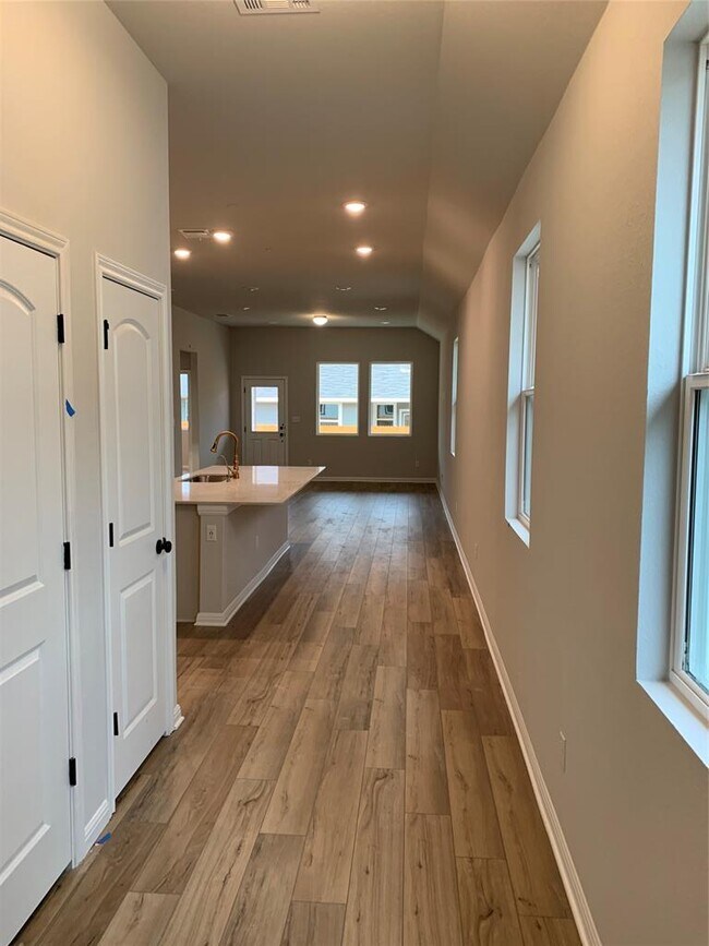 Foto del edificio - 2420 Danbury Ln