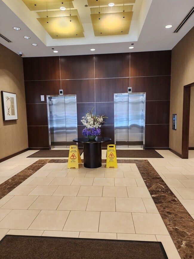 Building Photo - 200 N Jefferson St