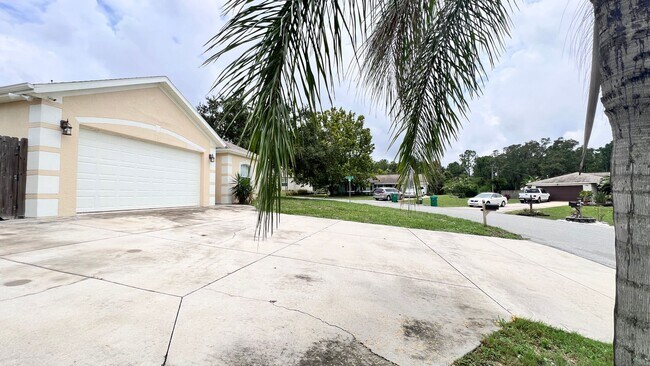 Building Photo - Lovely 3 bd/2 ba home in Cocoa!!