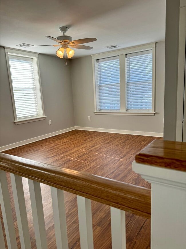 Building Photo - 2 br, 2 bath House - 155 N MARKET ST- #201