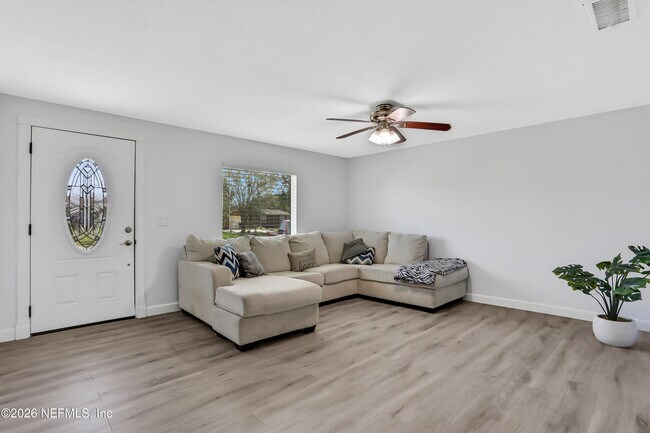 Foto del edificio - 7598 Pheasant Path Dr