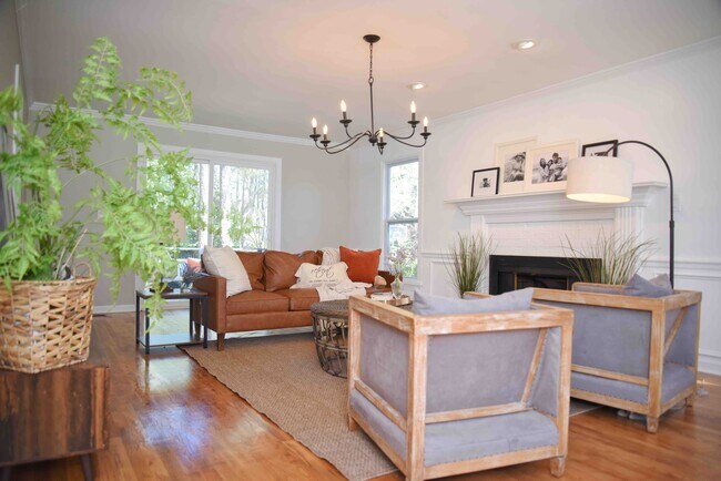 Foto del edificio - 5013 Brassfield Dr