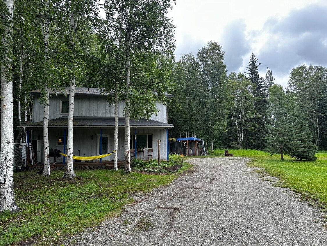 Primary Photo - 3 Bed/3 Bath/1 car garage home on 1.6Acres...