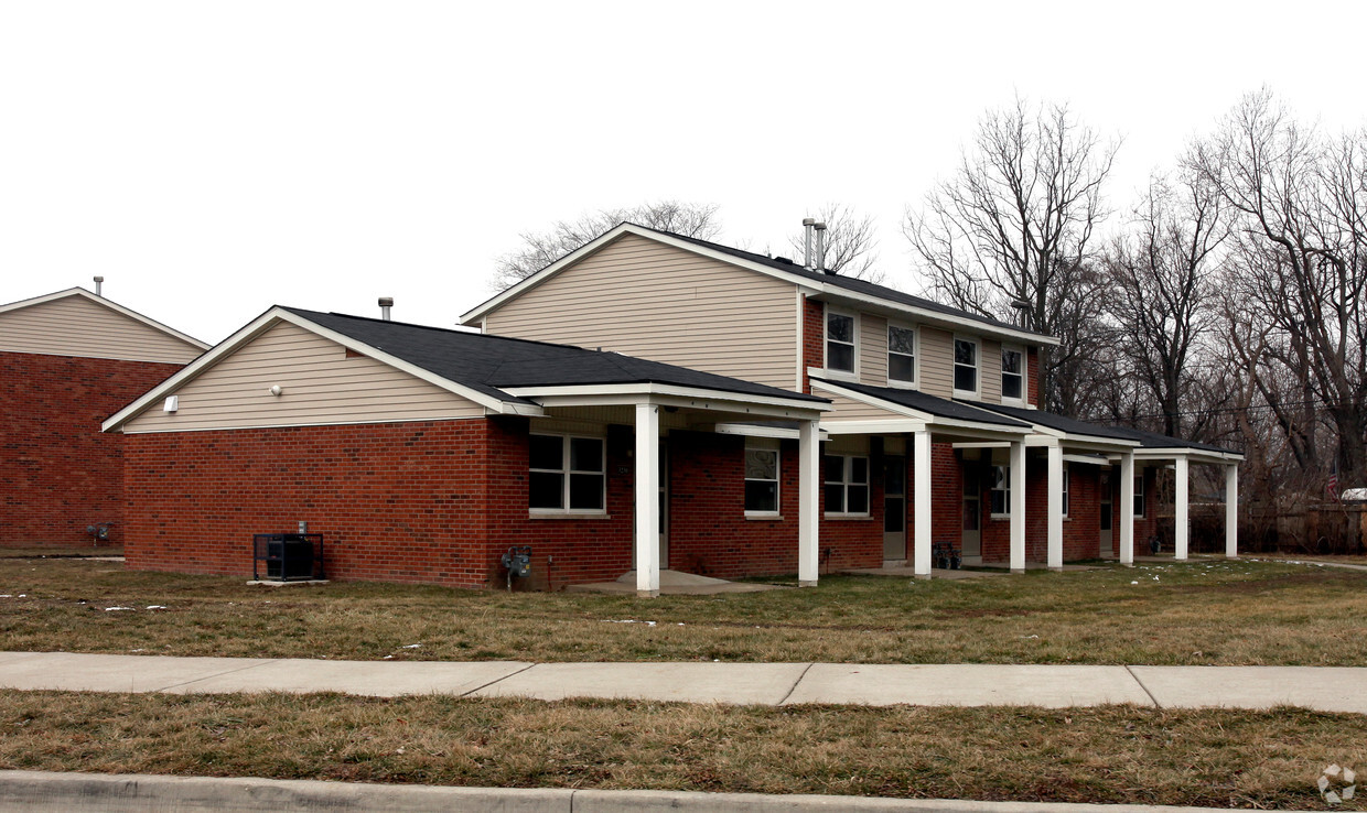 Primary Photo - Laurelwood Apartments