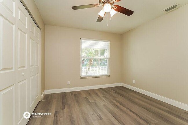 Building Photo - 15863 Willoughby Ln