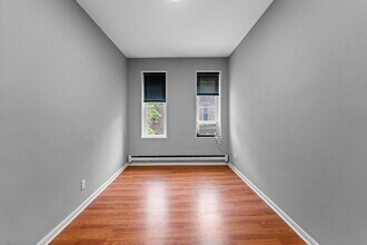 Building Photo - 248 Clendenny Ave