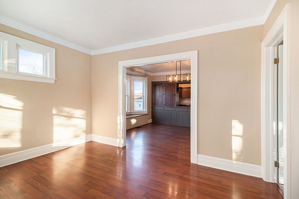 Primary Photo - Charming Eastpointe Home - 3 bed/1 bath