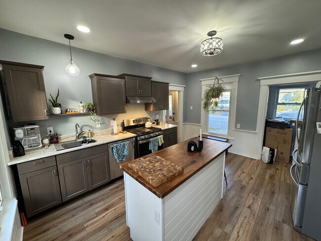 Updated Kitchen - 514 Amherst St