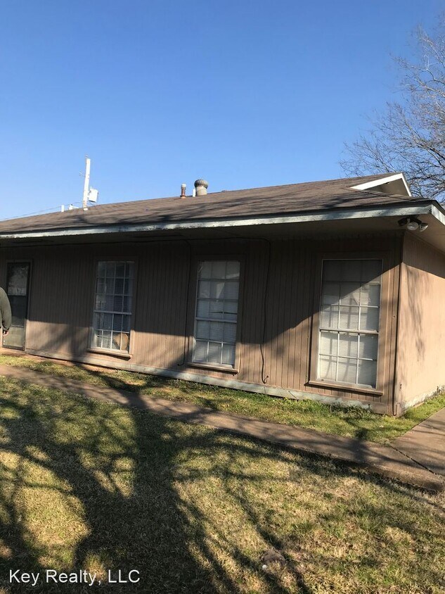 2 br, 1 bath House 5502A Mansour House for Rent in Alexandria, LA
