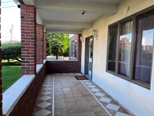Foto del edificio - 239 Kingston Ave