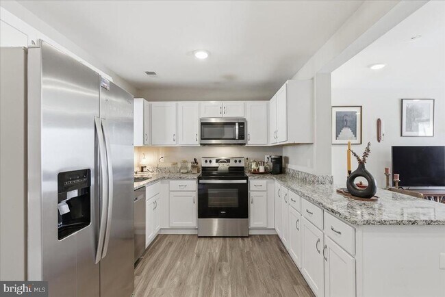 Foto del edificio - 3053 Heathcote Rd