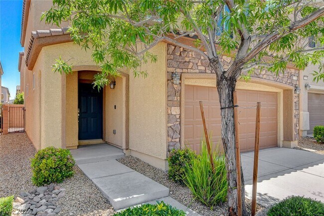 Building Photo - 7701 Jasmine Falls Dr