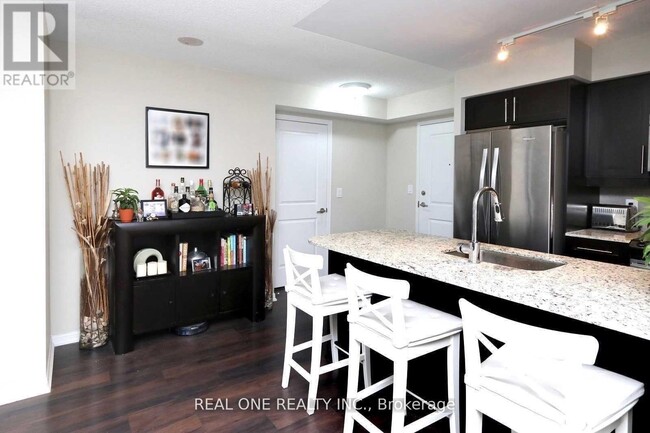 Building Photo - 35 Bastion St