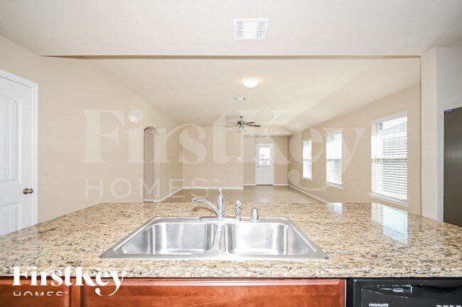 Foto del edificio - 961 Corbitt Ln